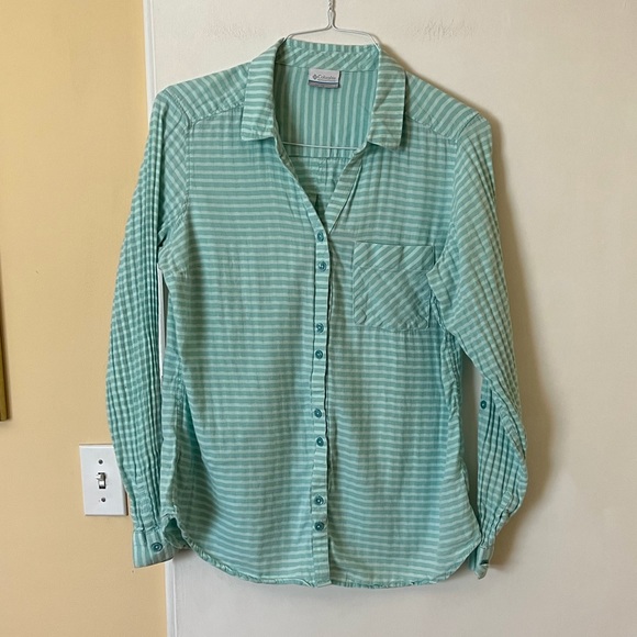 COLUMBIA button down shirt - size L - EUC - Picture 1 of 2